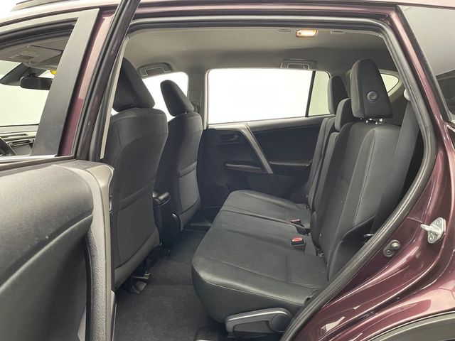 2018 Toyota RAV4 LE AWD - 22954579 - 26