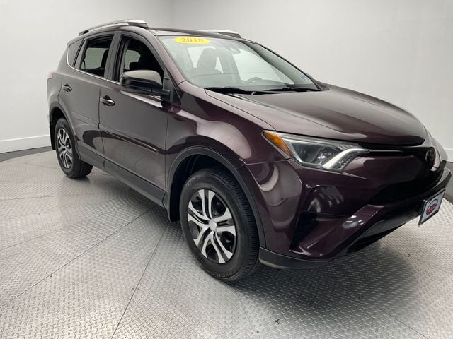 2018 Toyota RAV4 LE AWD - 22954579 - 2