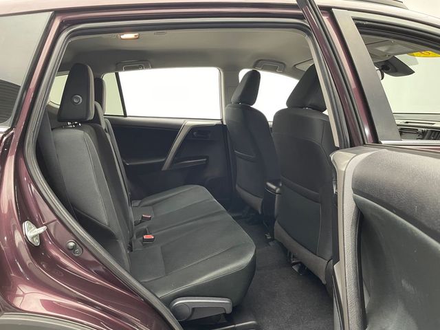 2018 Toyota RAV4 LE AWD - 22954579 - 29