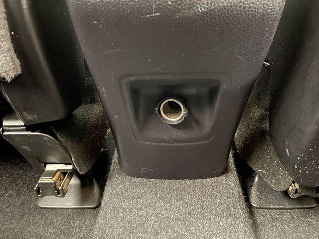 2018 Toyota RAV4 LE AWD - 22954579 - 31