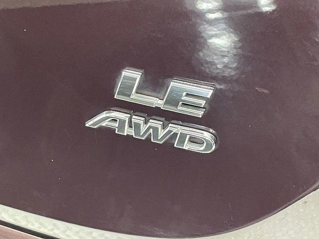 2018 Toyota RAV4 LE AWD - 22954579 - 35