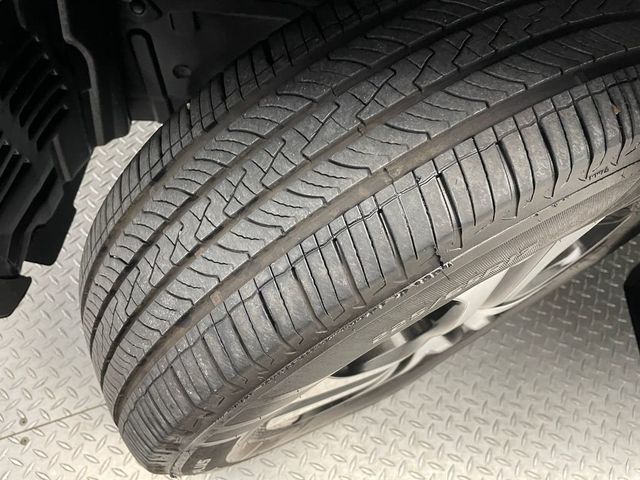 2018 Toyota RAV4 LE AWD - 22954579 - 39