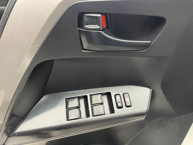 2018 Toyota RAV4 LE AWD - 22955304 - 9