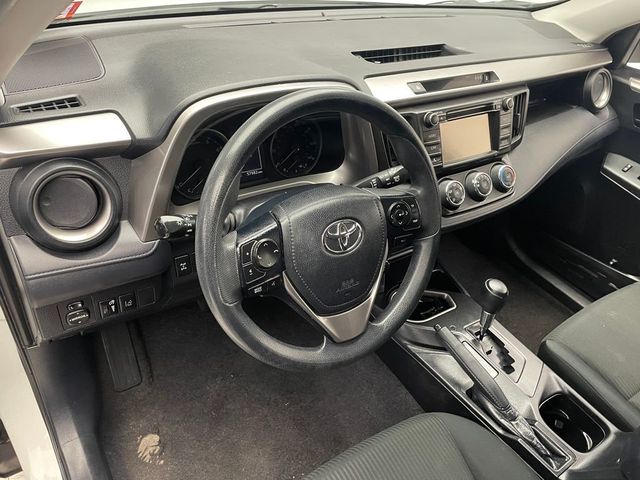 2018 Toyota RAV4 LE AWD - 22955304 - 10