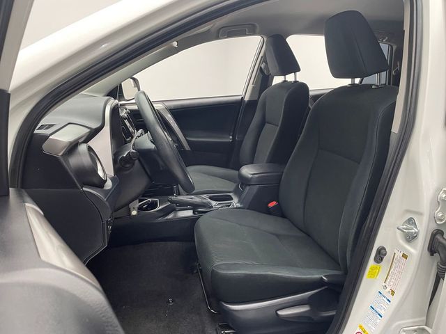 2018 Toyota RAV4 LE AWD - 22955304 - 12