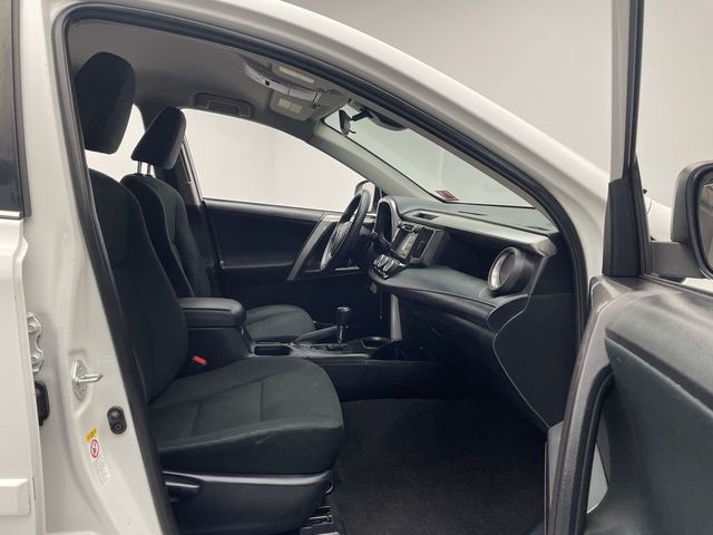 2018 Toyota RAV4 LE AWD - 22955304 - 15