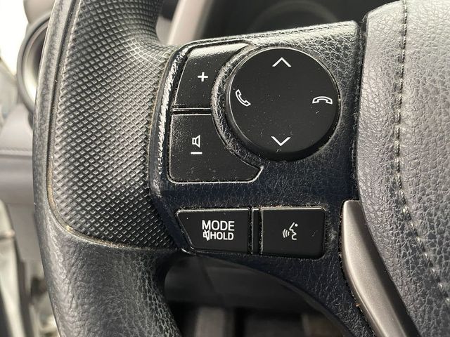 2018 Toyota RAV4 LE AWD - 22955304 - 20