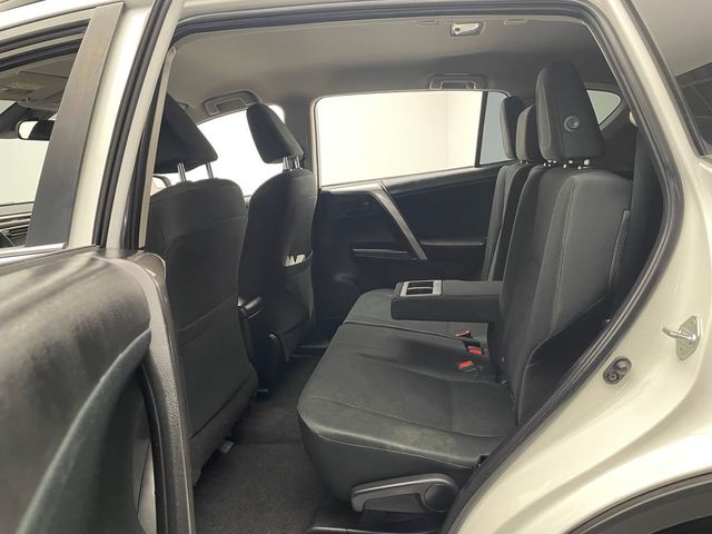 2018 Toyota RAV4 LE AWD - 22955304 - 27
