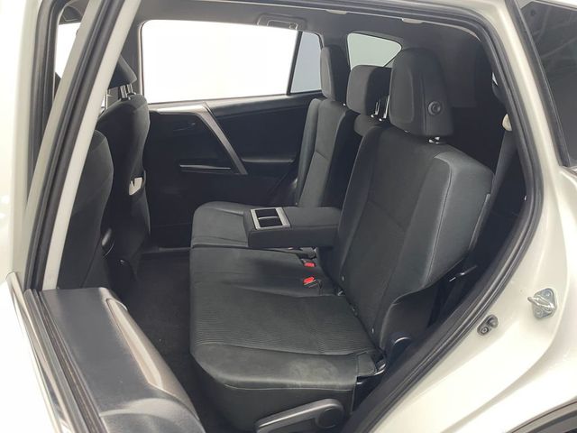 2018 Toyota RAV4 LE AWD - 22955304 - 28