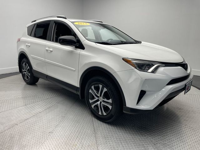 2018 Toyota RAV4 LE AWD - 22955304 - 2