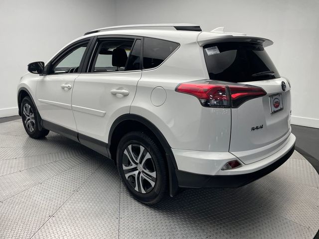 2018 Toyota RAV4 LE AWD - 22955304 - 6