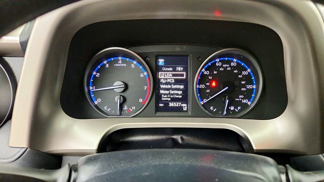2018 Toyota RAV4 LE AWD - 23056054 - 13