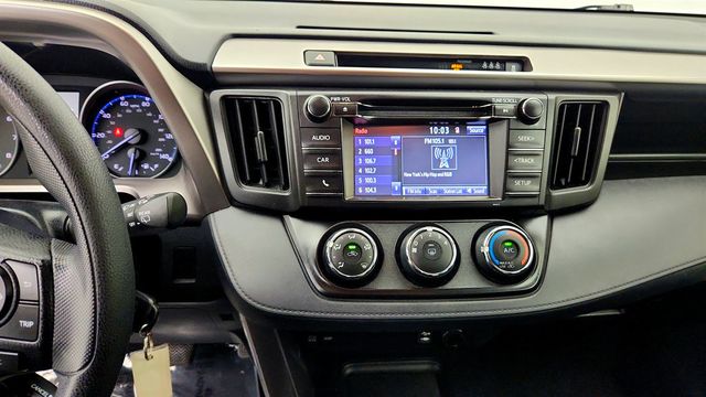 2018 Toyota RAV4 LE AWD - 23056054 - 16