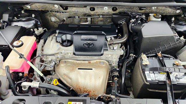 2018 Toyota RAV4 LE AWD - 23056054 - 25