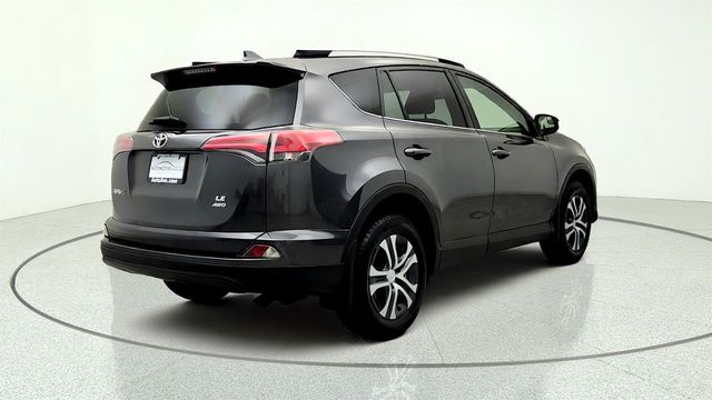 2018 Toyota RAV4 LE AWD - 23056054 - 4