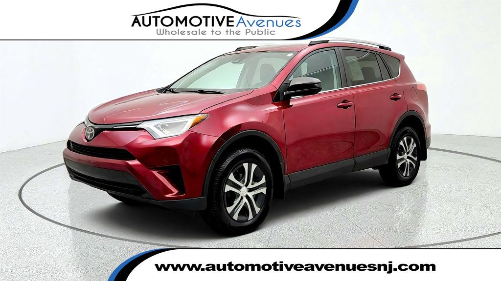 2018 Toyota RAV4 LE AWD - 23071360 | Video 1