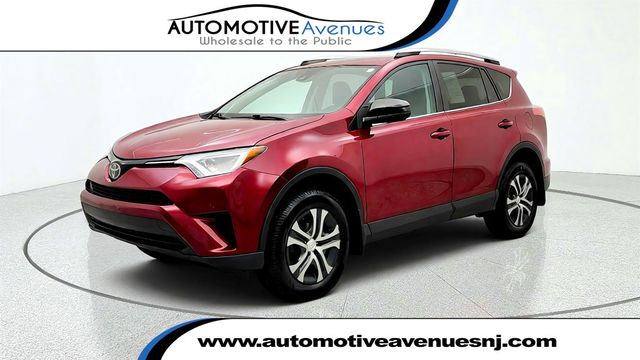 2018 Toyota RAV4 LE AWD - 23071360 - 0