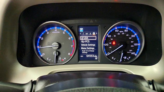 2018 Toyota RAV4 LE AWD - 23071360 - 13