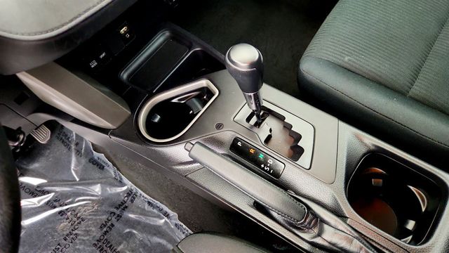 2018 Toyota RAV4 LE AWD - 23071360 - 15