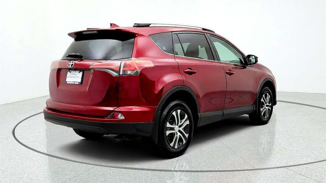2018 Toyota RAV4 LE AWD - 23071360 - 4