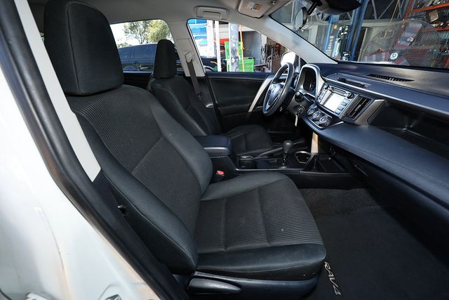 2018 TOYOTA RAV4 LE FWD - 22980577 - 10