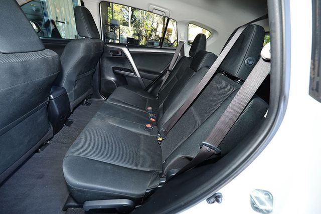 2018 TOYOTA RAV4 LE FWD - 22980577 - 11