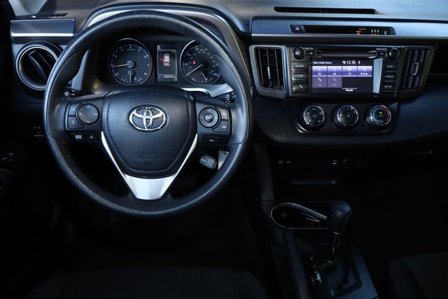 2018 TOYOTA RAV4 LE FWD - 22980577 - 15
