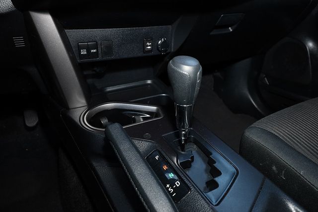 2018 TOYOTA RAV4 LE FWD - 22980577 - 24