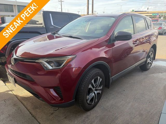 2018 Toyota RAV4 LE FWD - 22986725 - 0