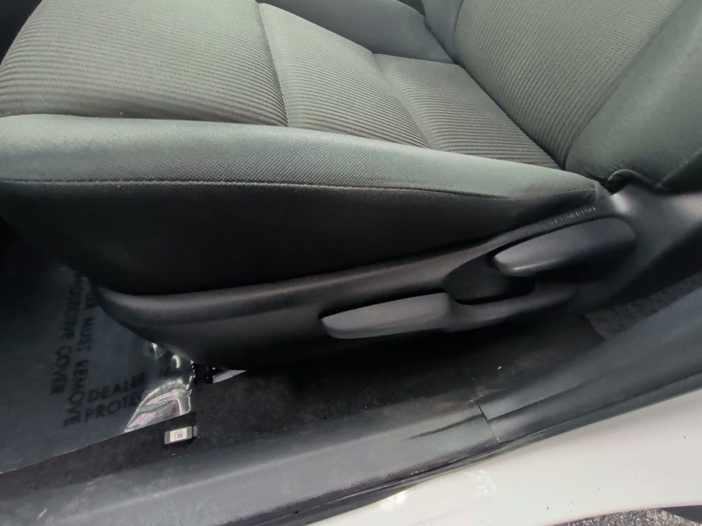 Toyota RAV4 photo 13