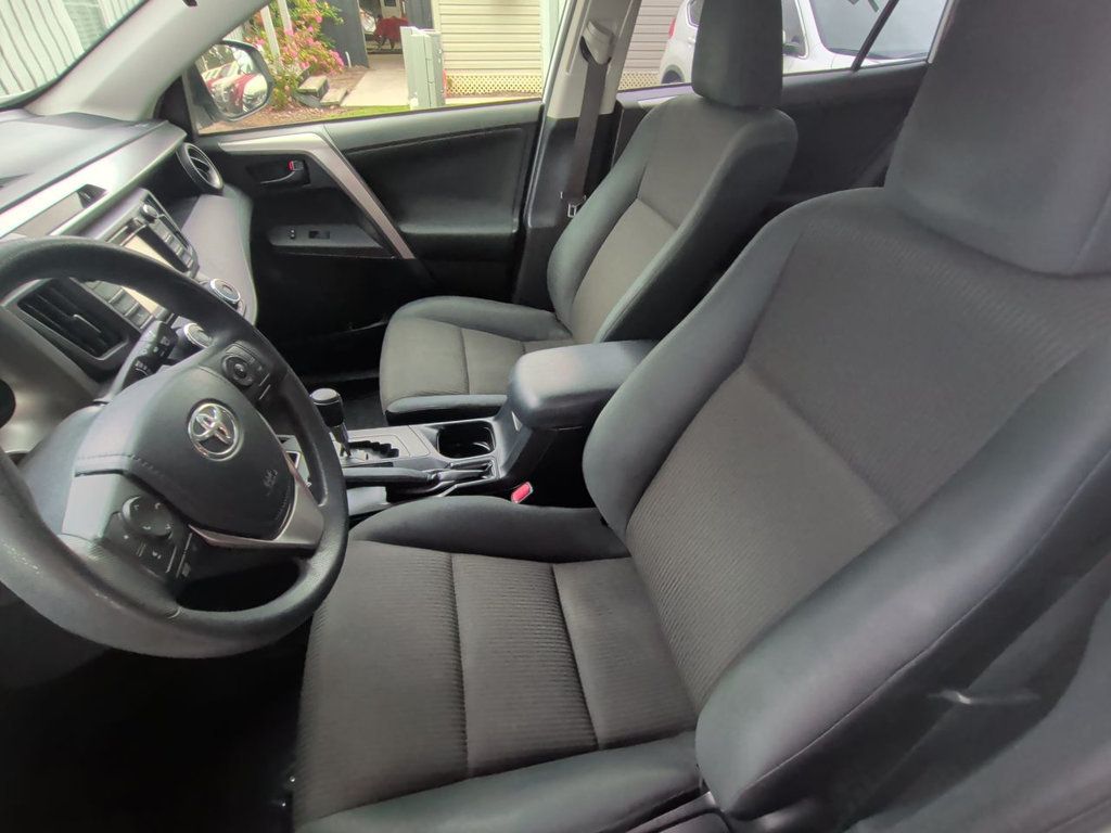 Toyota RAV4 photo 14