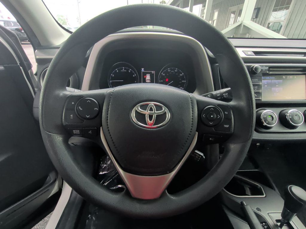 Toyota RAV4 photo 15