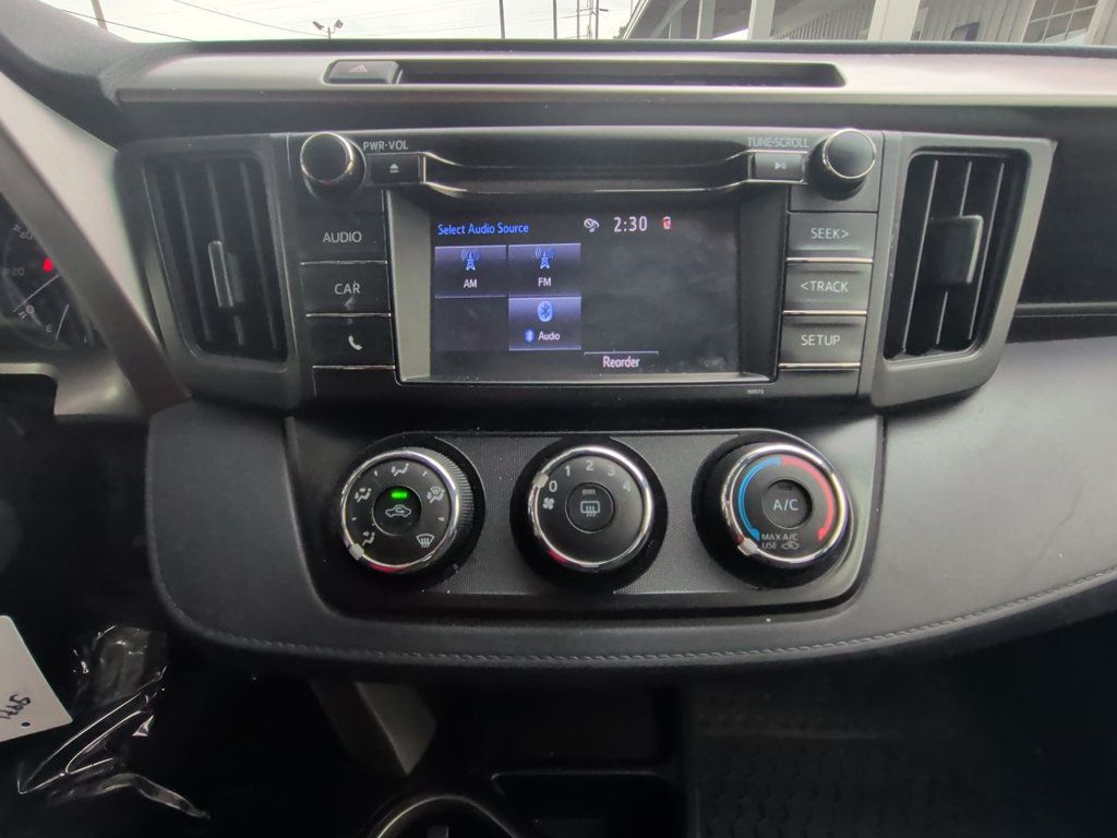 Toyota RAV4 photo 17