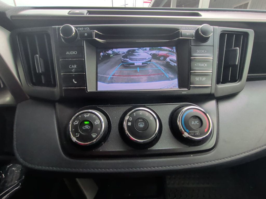 Toyota RAV4 photo 18