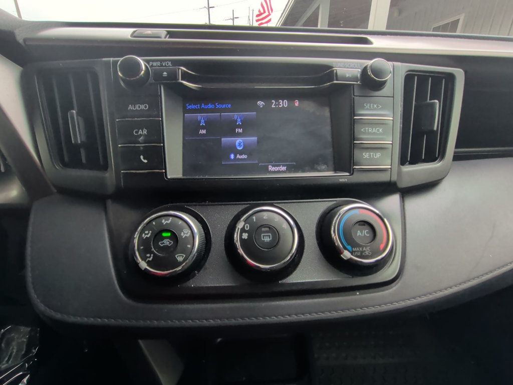 Toyota RAV4 photo 19
