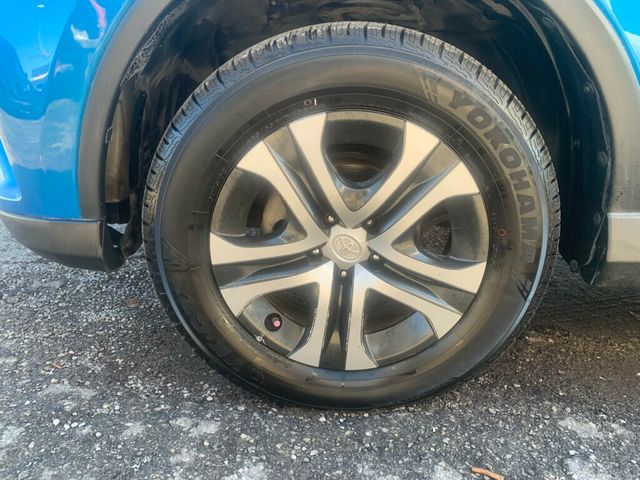 2018 Toyota RAV4 LE FWD - 22953865 - 13