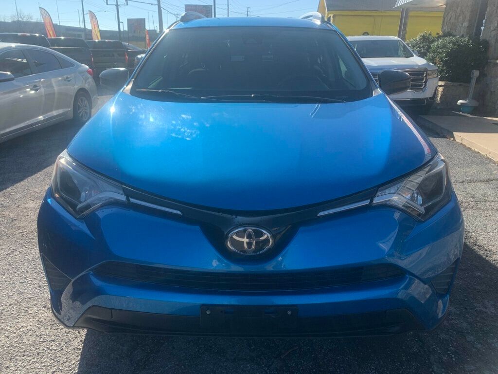2018 Toyota RAV4 LE photo 2
