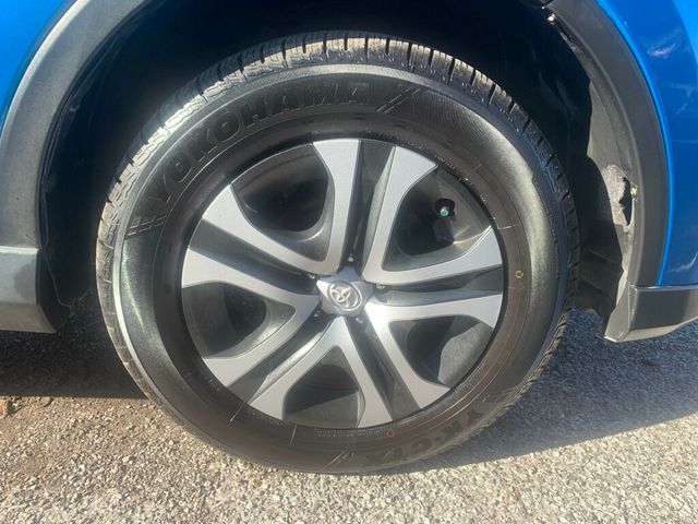2018 Toyota RAV4 LE FWD - 22953865 - 22