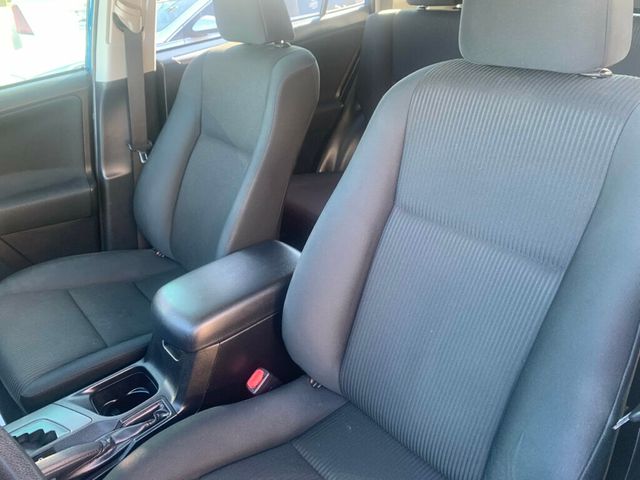 2018 Toyota RAV4 LE FWD - 22953865 - 4