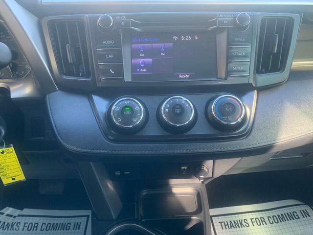 2018 Toyota RAV4 LE FWD - 22953865 - 8