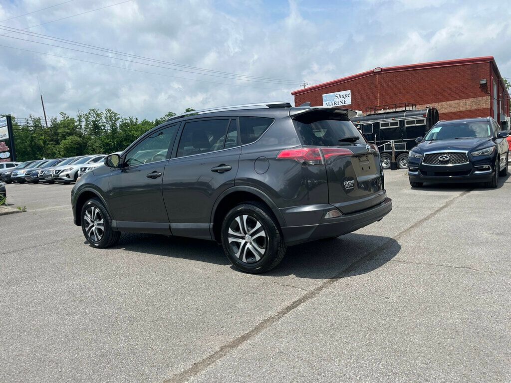 2018 Toyota RAV4 LE FWD - 22848978 - 9