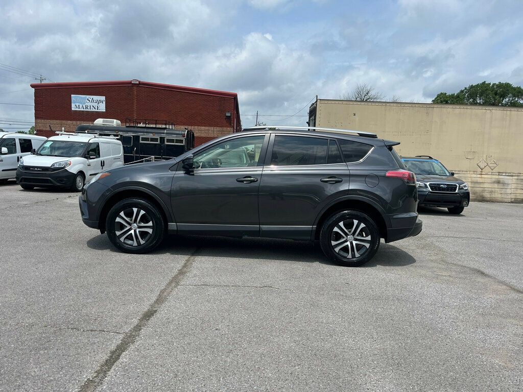 2018 Toyota RAV4 LE FWD - 22848978 - 2