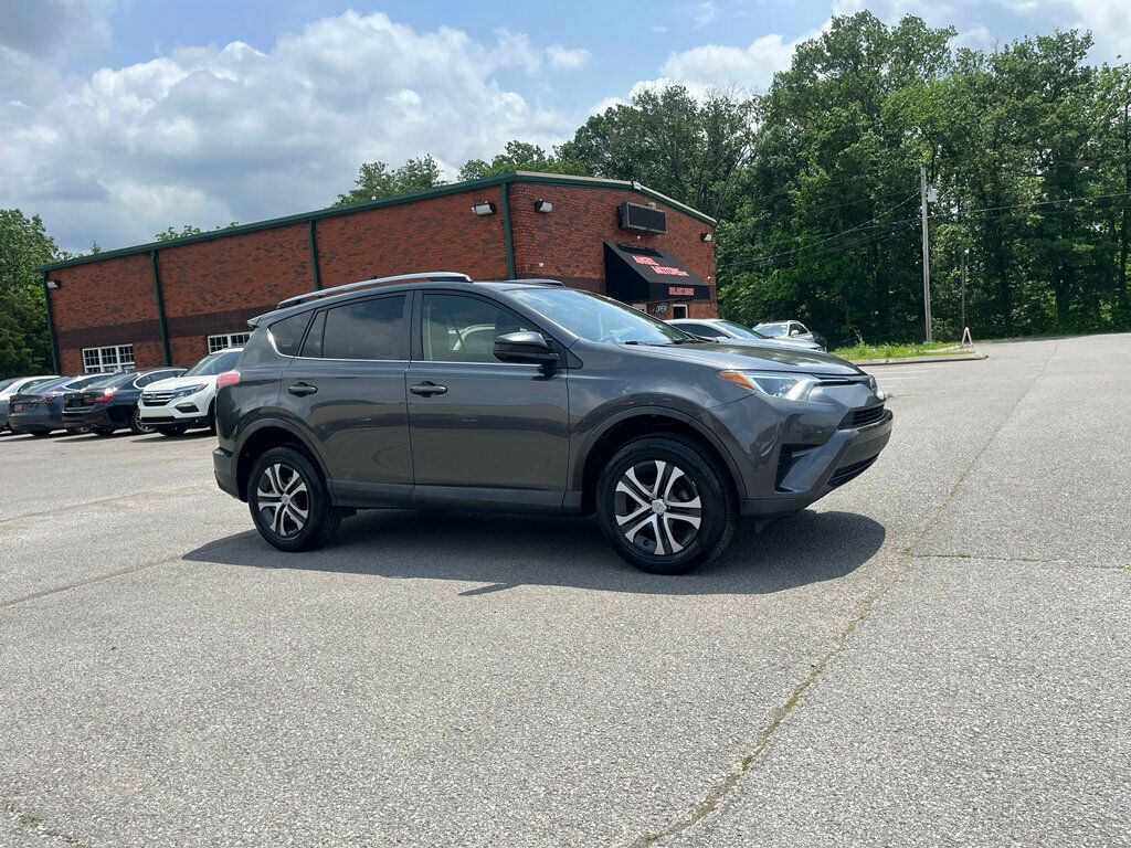 2018 Toyota RAV4 LE FWD - 22848978 - 3