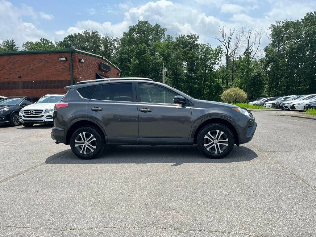 2018 Toyota RAV4 LE FWD - 22848978 - 4
