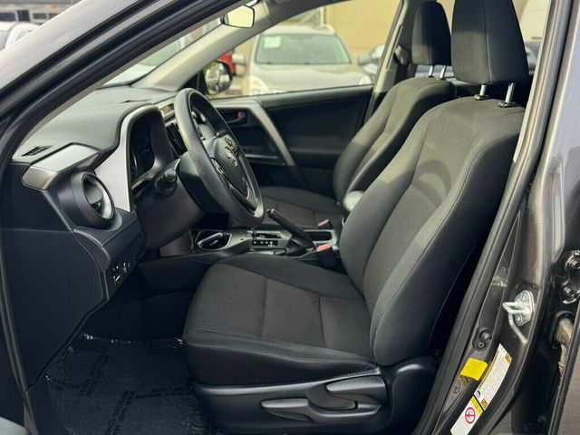 2018 Toyota RAV4 LE FWD - 22937206 - 10