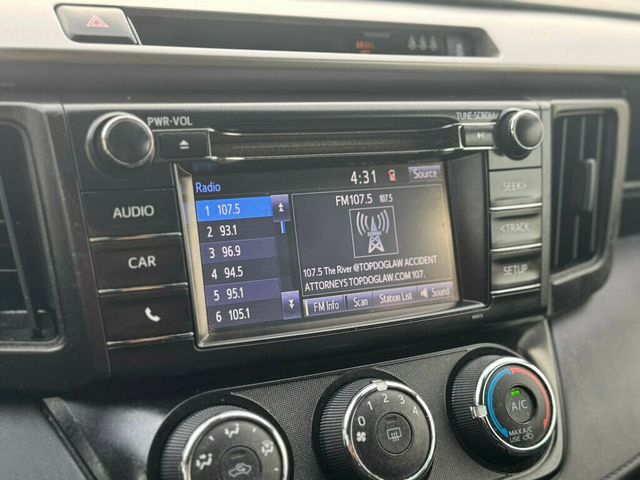 2018 Toyota RAV4 LE FWD - 22937206 - 25