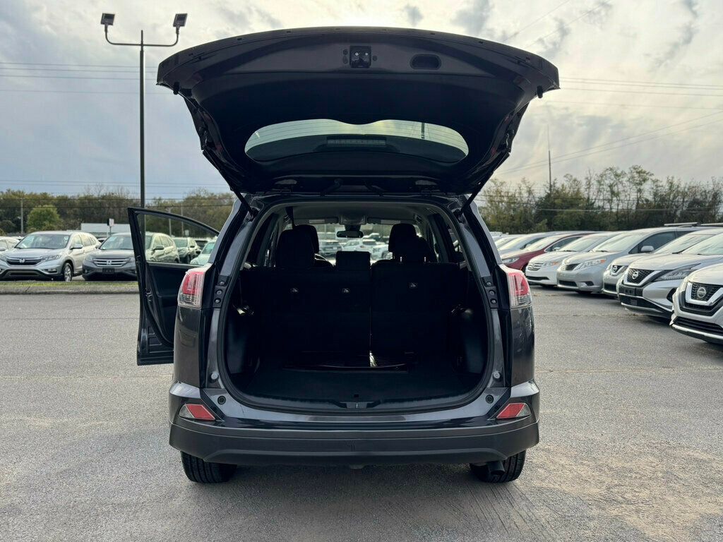 2018 Toyota RAV4 LE FWD - 22937206 - 29