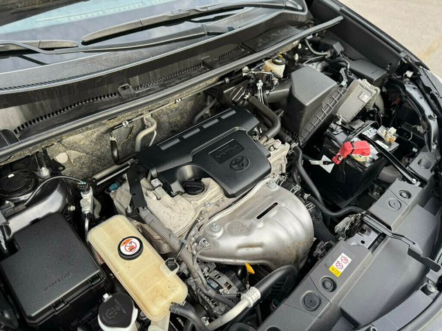 2018 Toyota RAV4 LE FWD - 22937206 - 33