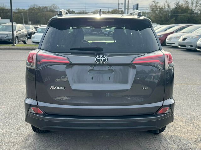 2018 Toyota RAV4 LE FWD - 22937206 - 3