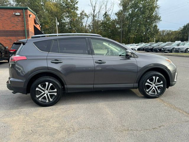 2018 Toyota RAV4 LE FWD - 22937206 - 5